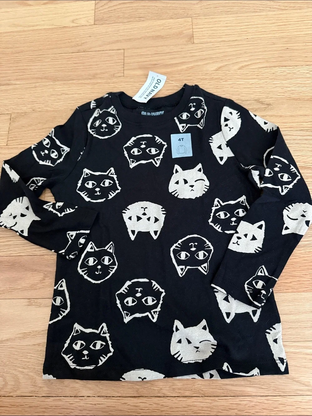 NWT Old Navy Kids Long Sleeve Tees in Black, Cream, Light Heather Gray